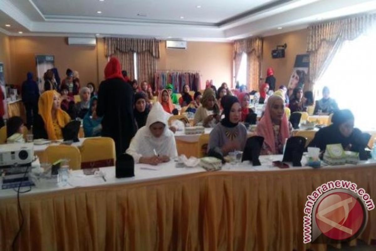 Cahaya Hijaber Ketapang gelar Beauty Class