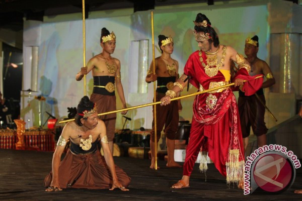 Atraksi budaya tampil pada karnval 