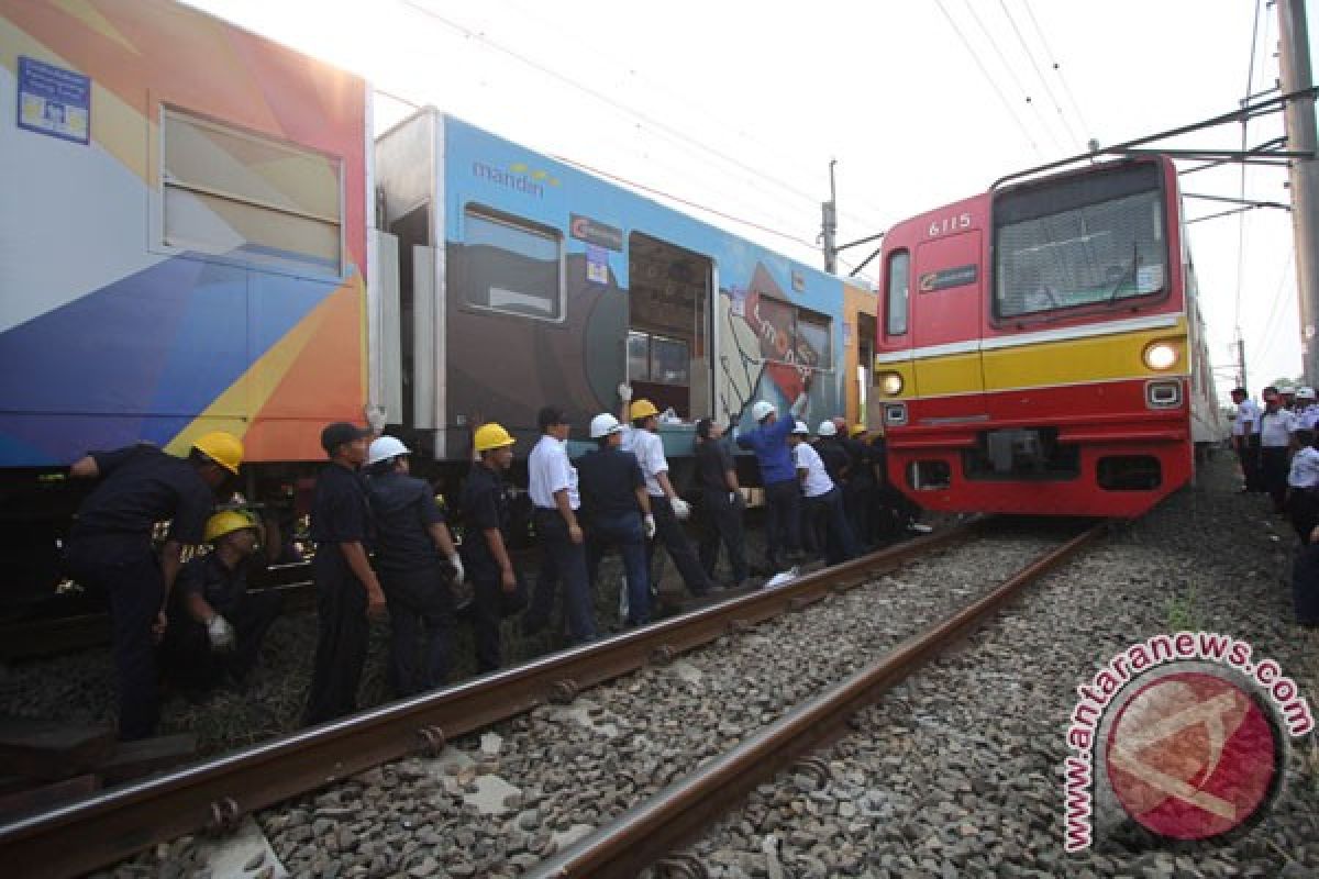 Kereta api anjlok di Stasiun Manggarai