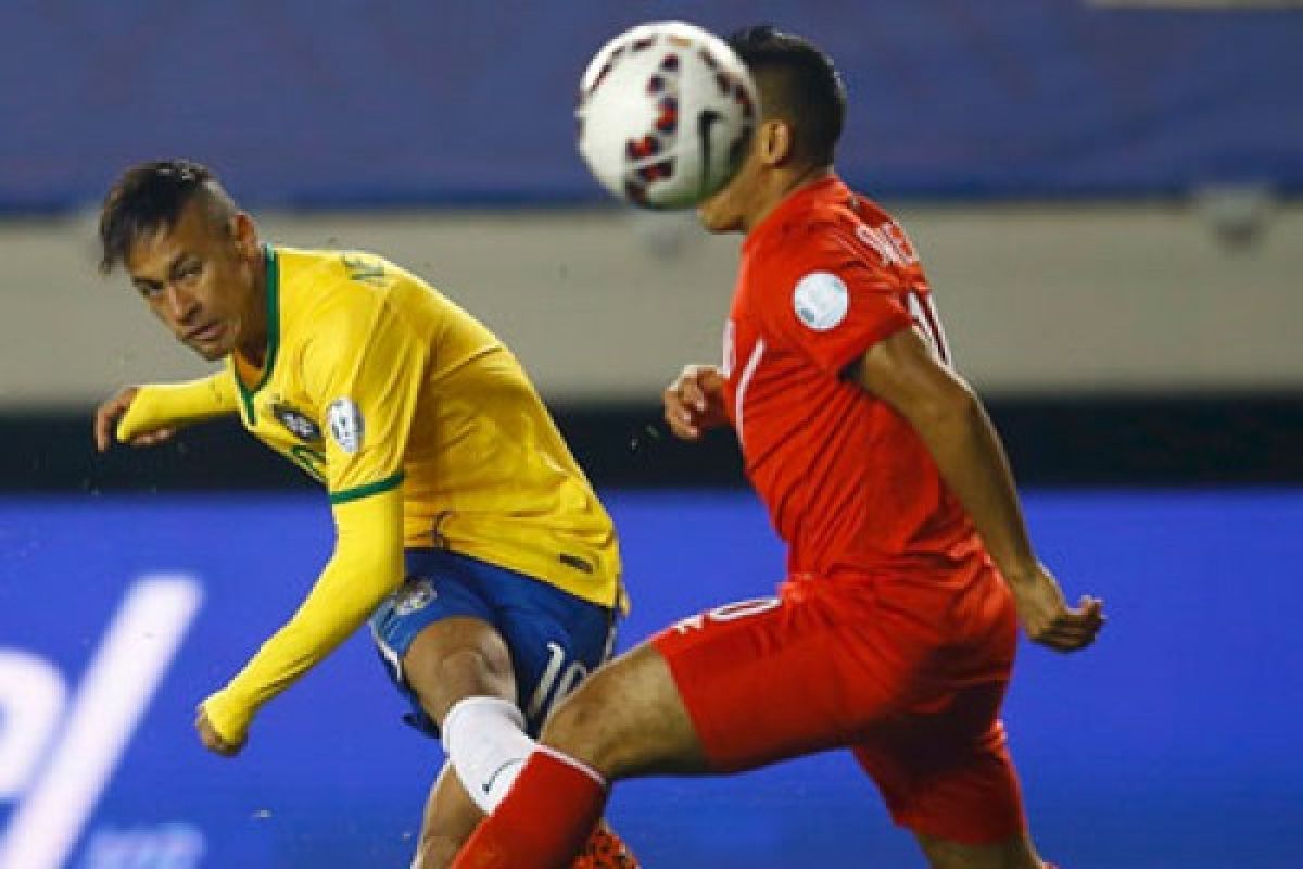 Penggemar serbu lapangan latihan Timnas Brasil