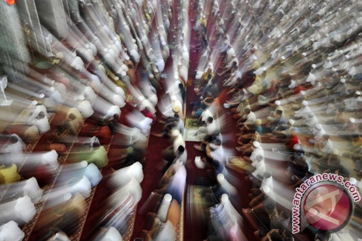 SALAT JUMAT PERTAMA RAMADAN