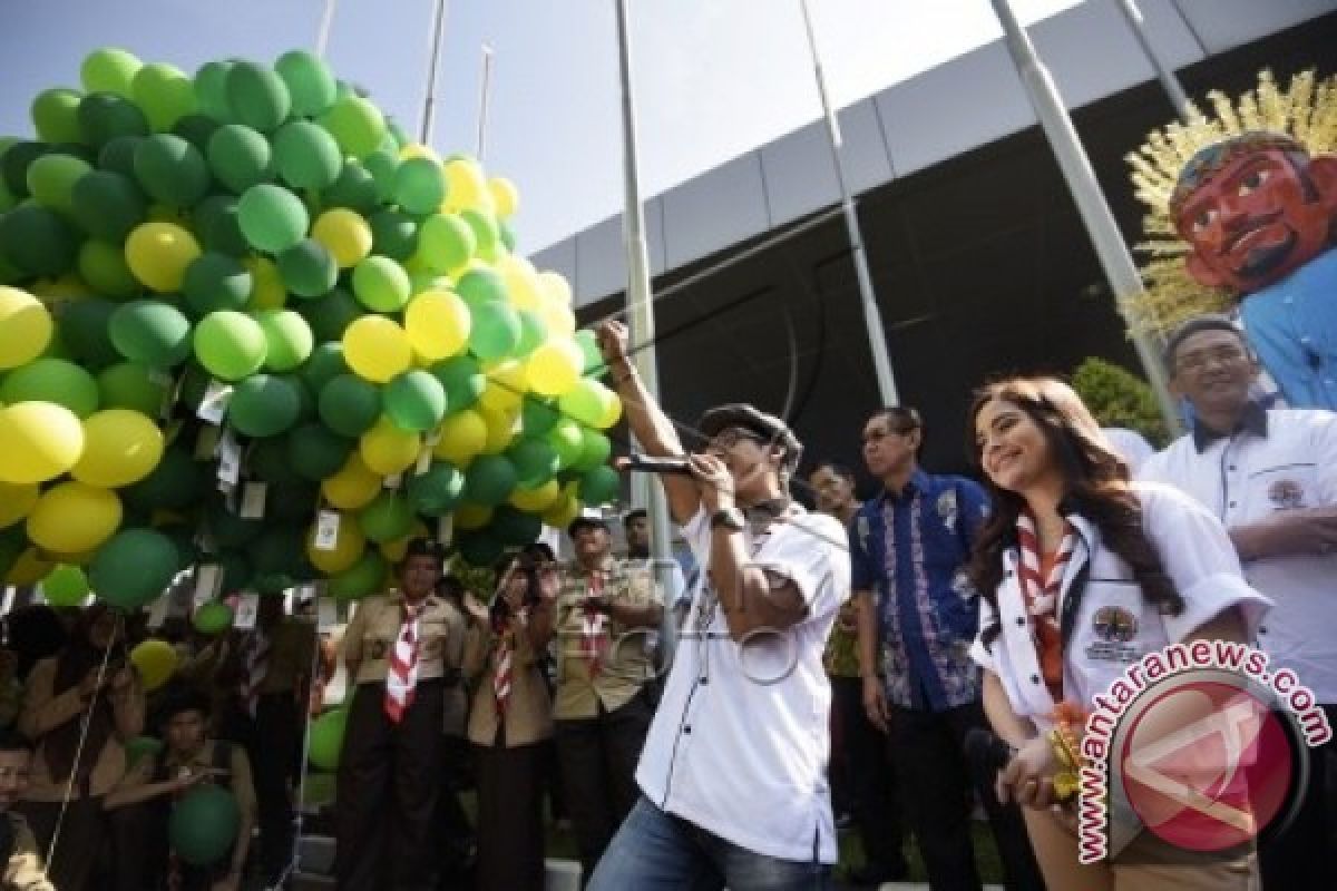 Menteri LHK Lepas 1.000 Balon Berpesan Lingkungan
