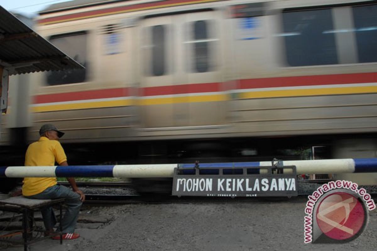 Daop VI tambah 74 penjaga perlintasan kereta