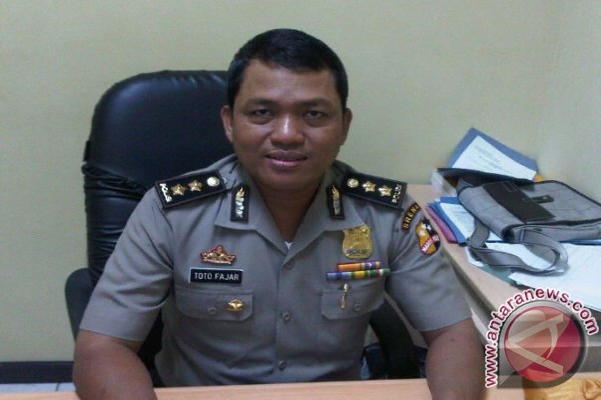 Polres Pasaman Barat Temukan Puluhan Makanan Kadaluwarsa