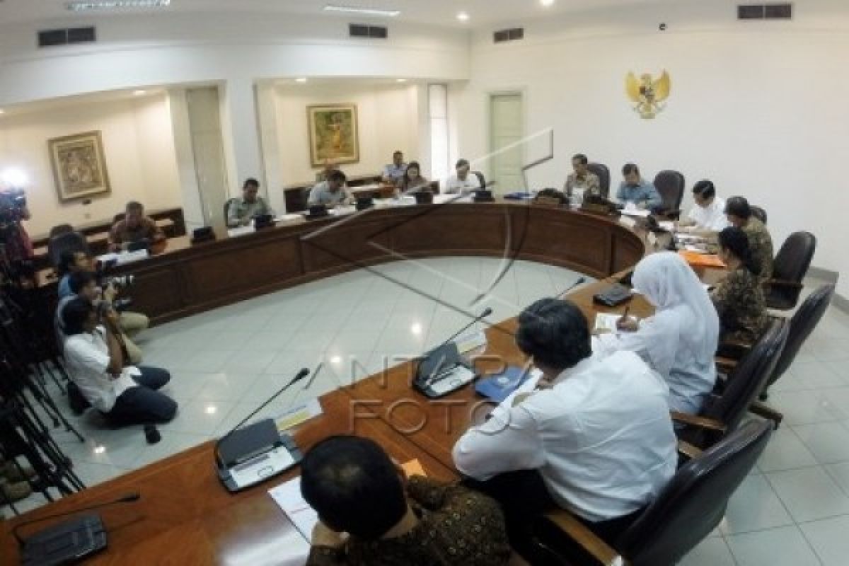 Presiden Pimpin Rapat Bahas Perbaikan Penyelenggaraan Raskin