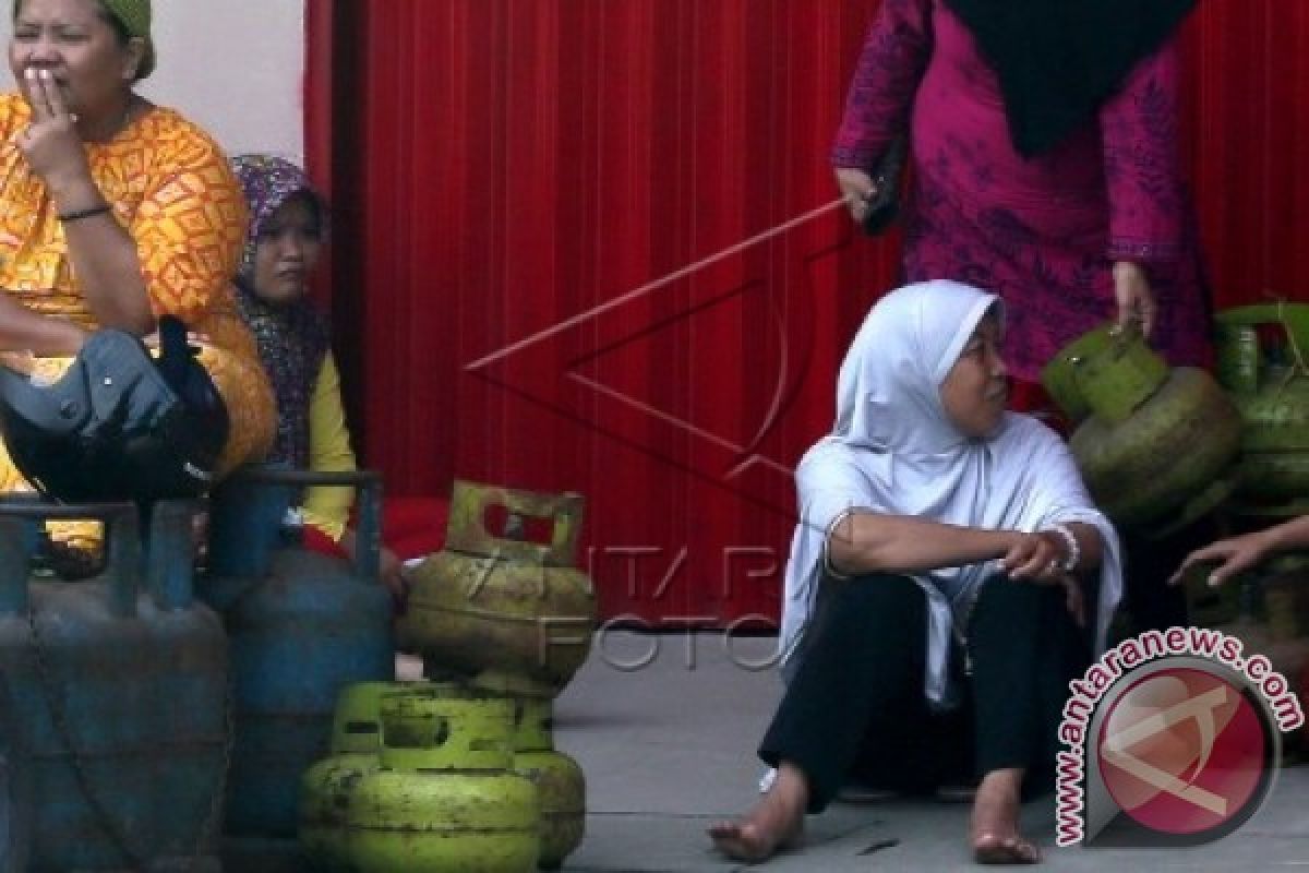 Warga Balikpapan Beli Elpiji Langsung Ke Pangkalan 