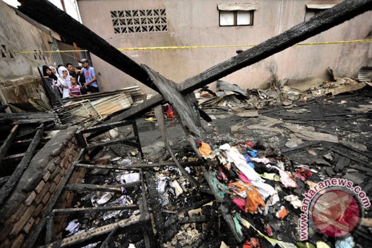 Rumah jabatan Kapolretabes Makassar terbakar