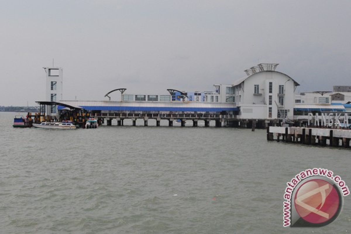 Bupati Karimun Wacanakan Parkir Bertingkat di Pelabuhan