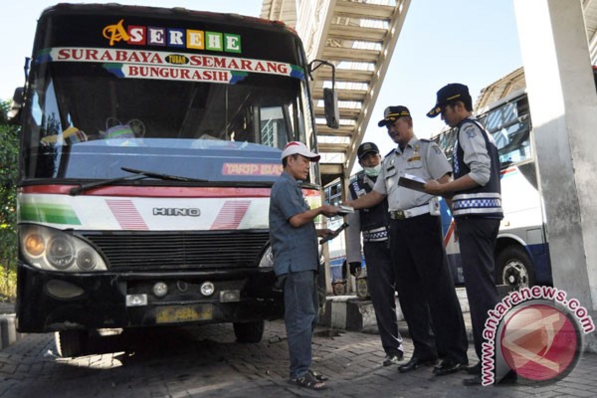 Dishubkominfo tes urine sopir angkutan Lebaran