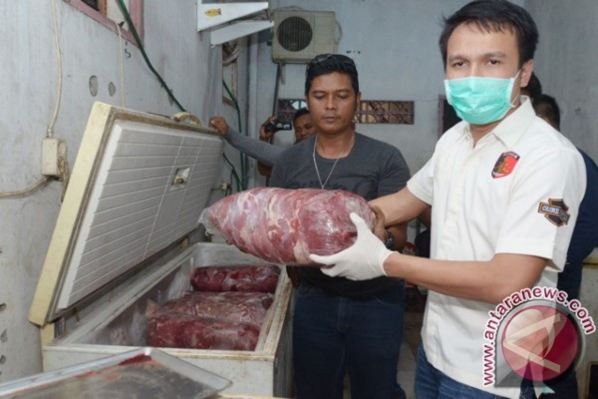 Gubernur Jatim Minta Pengetatan Lalu Lintas Daging