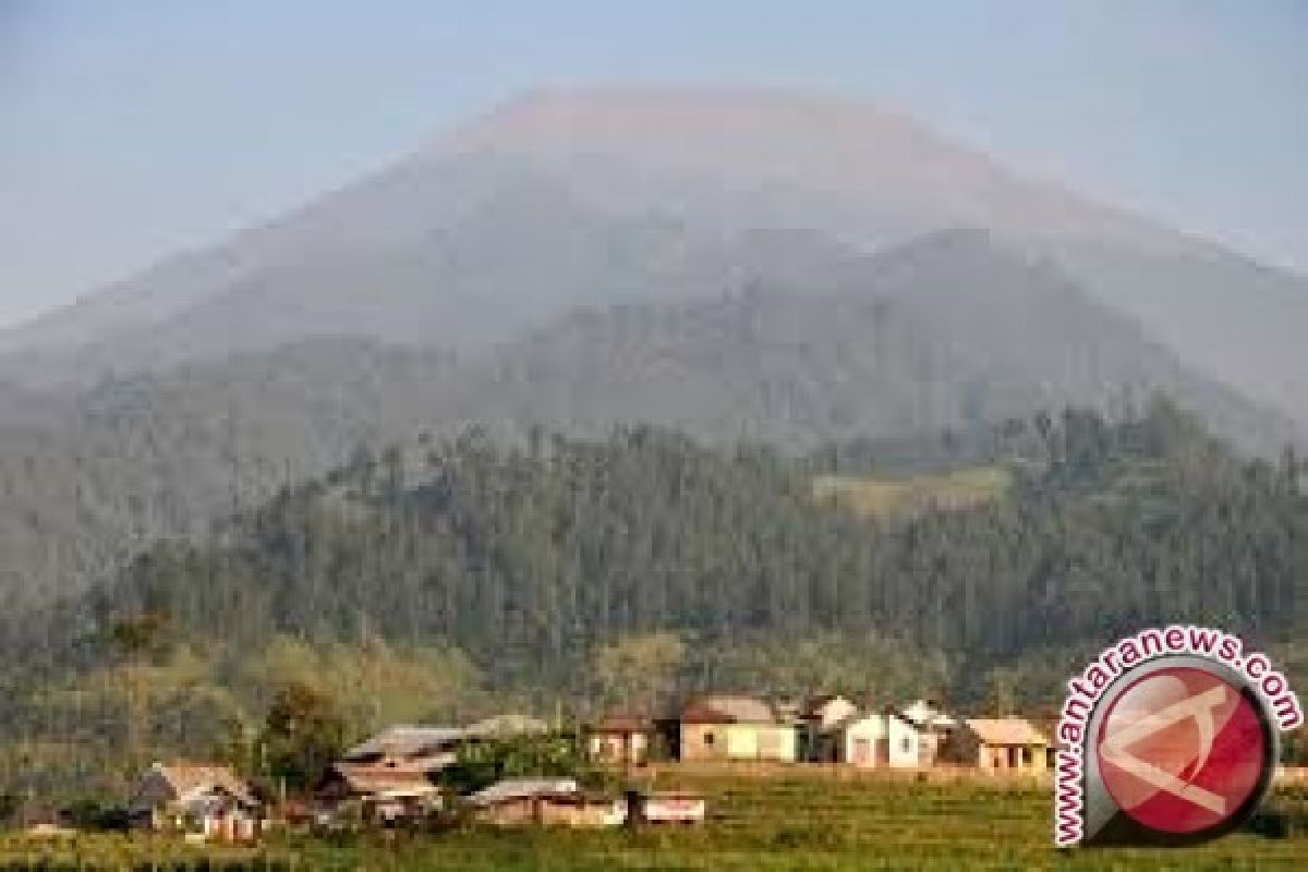 Warga Di Sekitar Gunung Colo Belum Mengungsi 