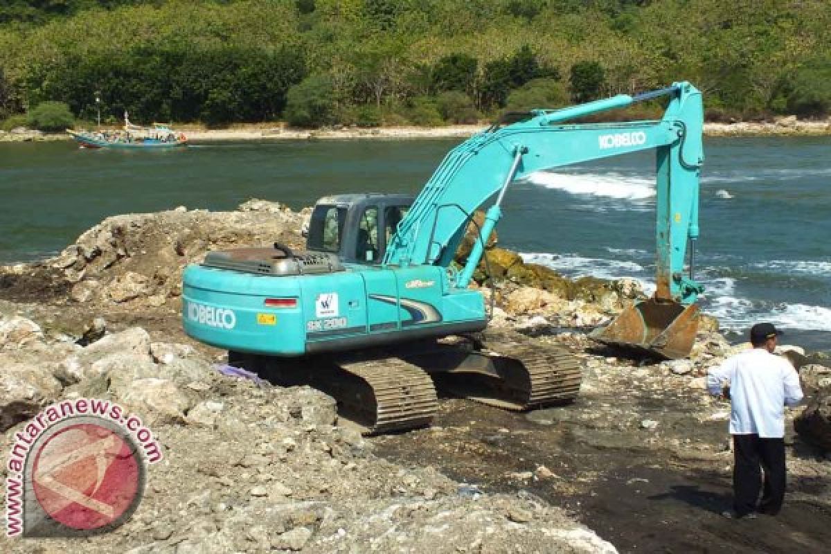 Sebagian Groin Penyebab Kecelakaan Laut di Jember Dibongkar