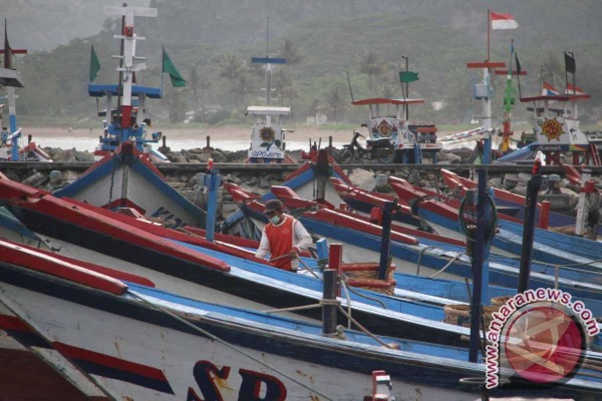 Sejumlah Nelayan Trenggalek Keluhkan Mundurnya Musim Ikan