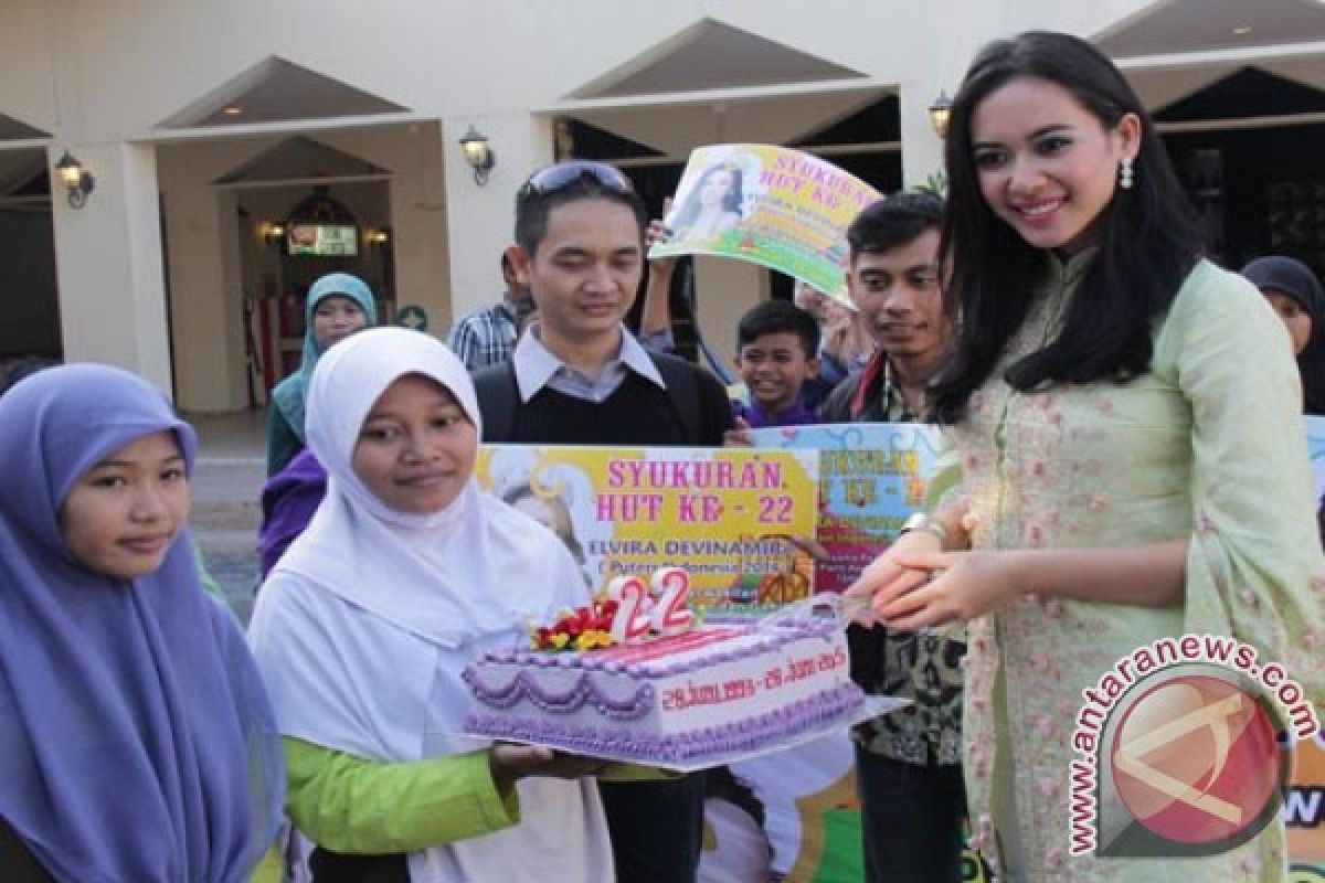 Puteri Indonesia 2014 Syukuri Ultah Bersama Anak-anak