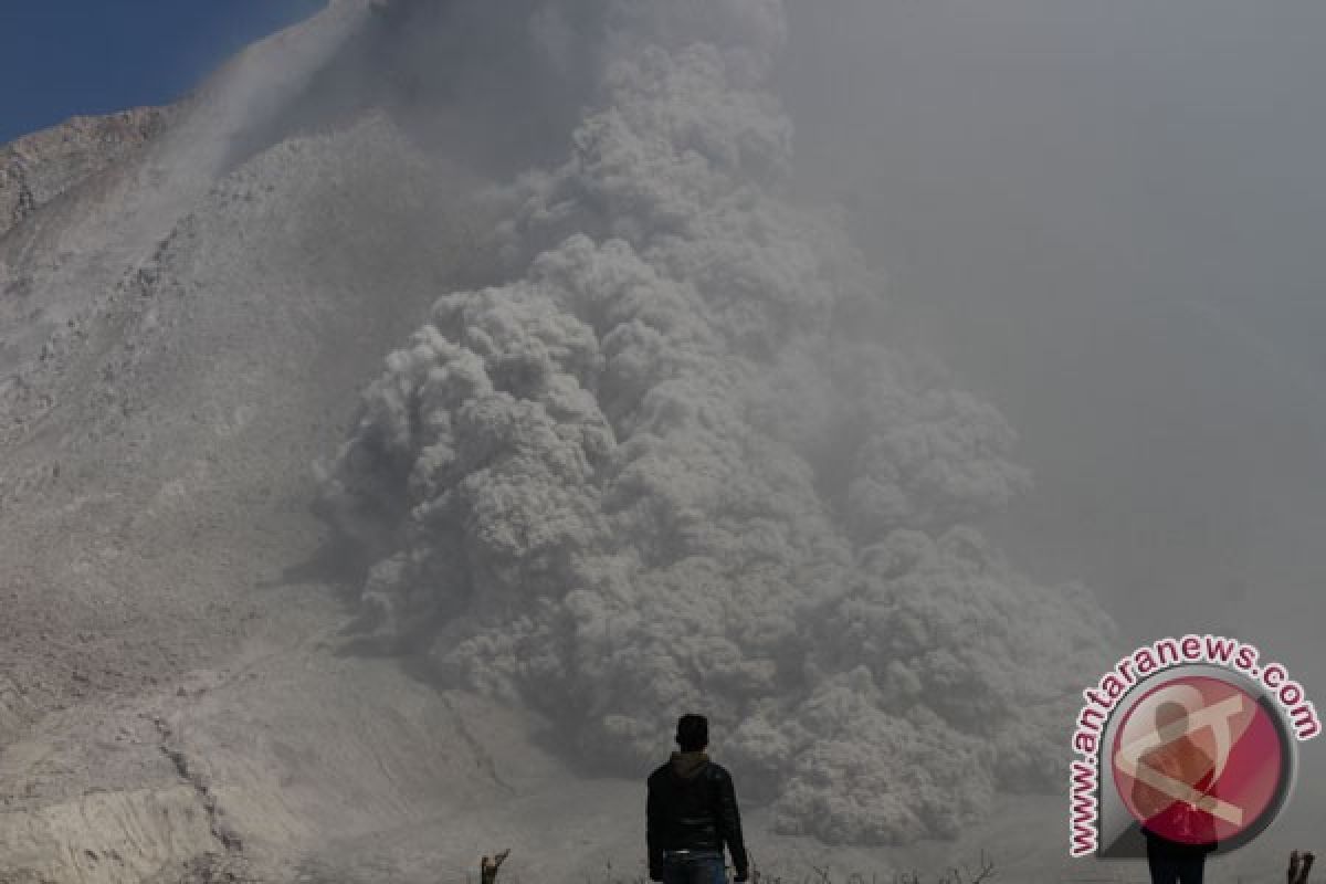 Pengungsi Gunug Sinabung rayakan Idul Fitri penuh semangat