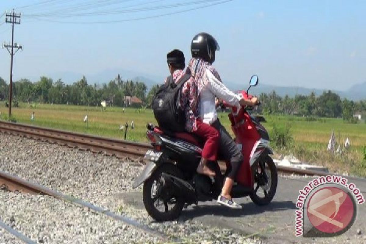 Dishub kerahkan Linmas jaga perlintasan kereta sebidang 