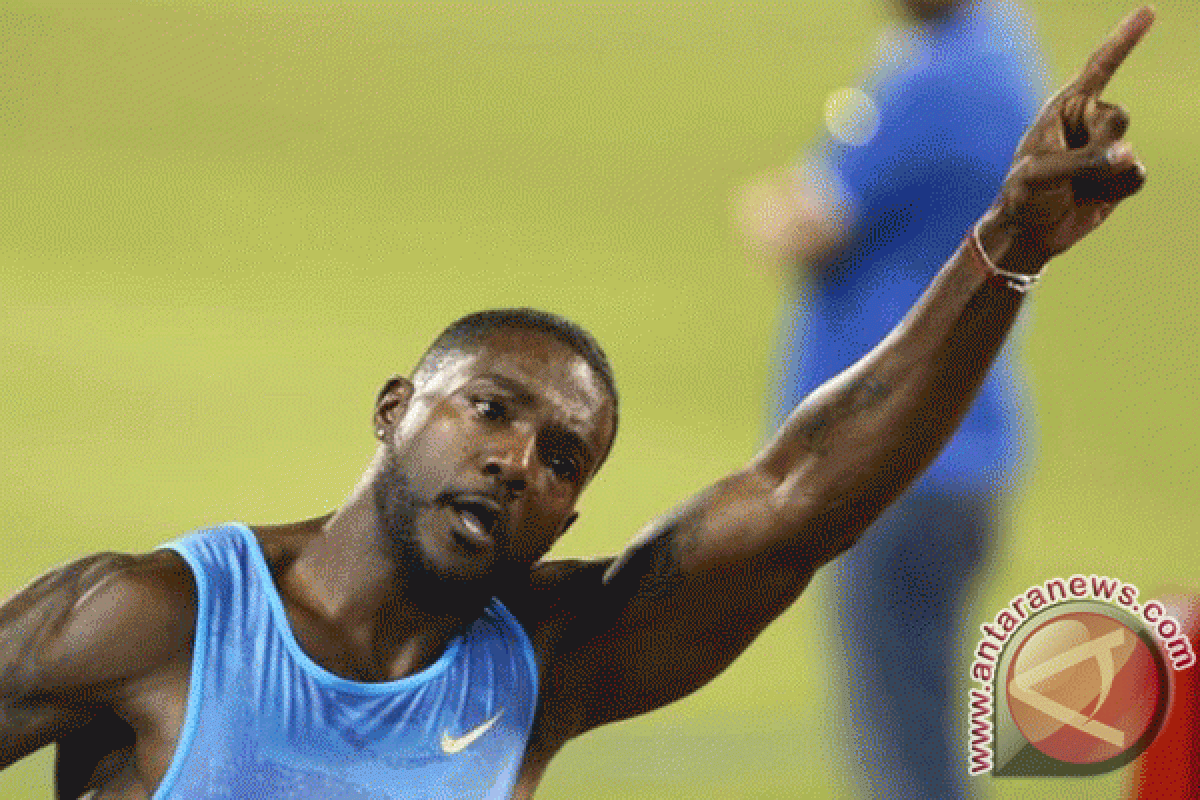 Justin Gatlin juarai lari 200m hanya dalam 19,57 detik