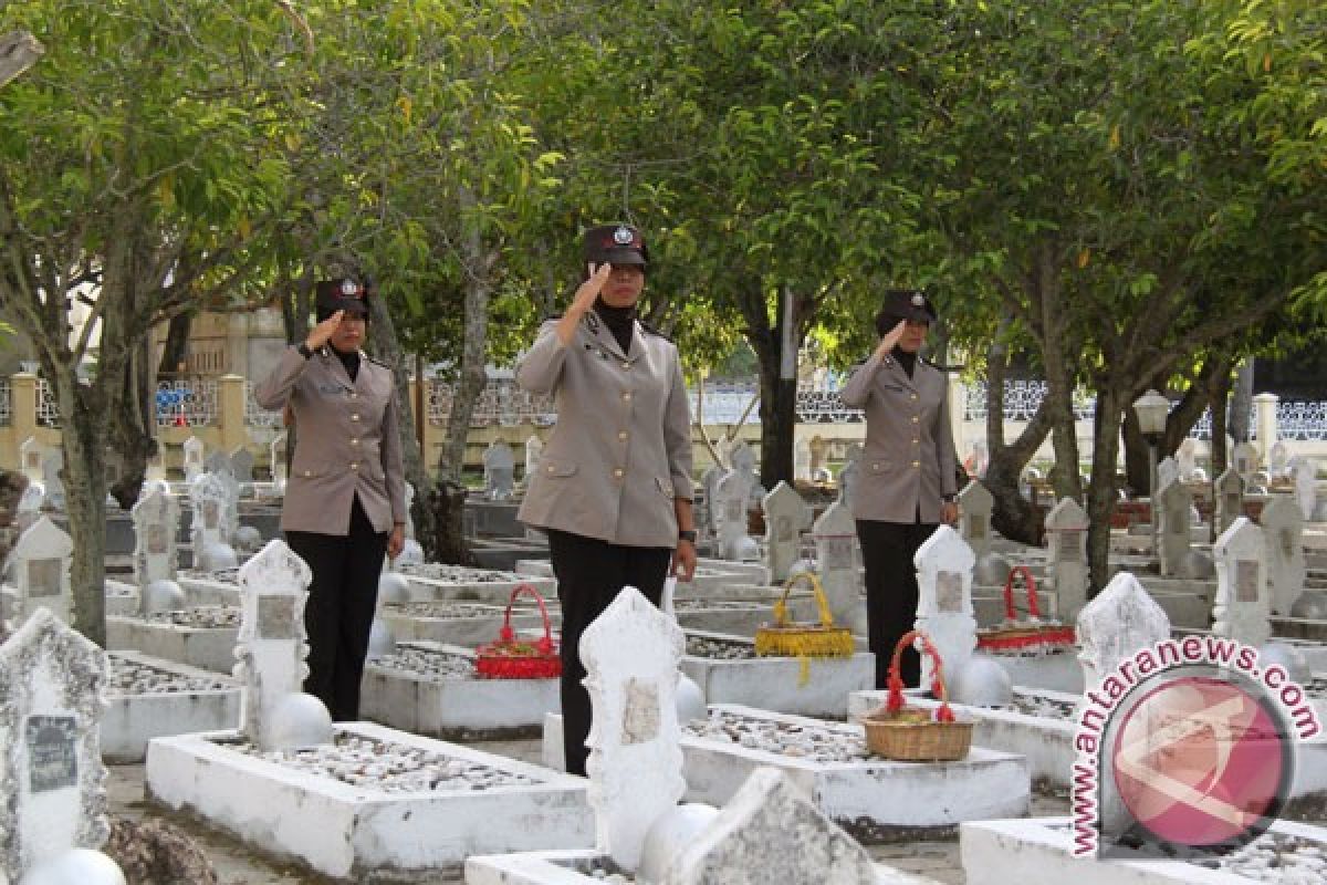 Tiga makam pahlawan di Lampung Utara ambles