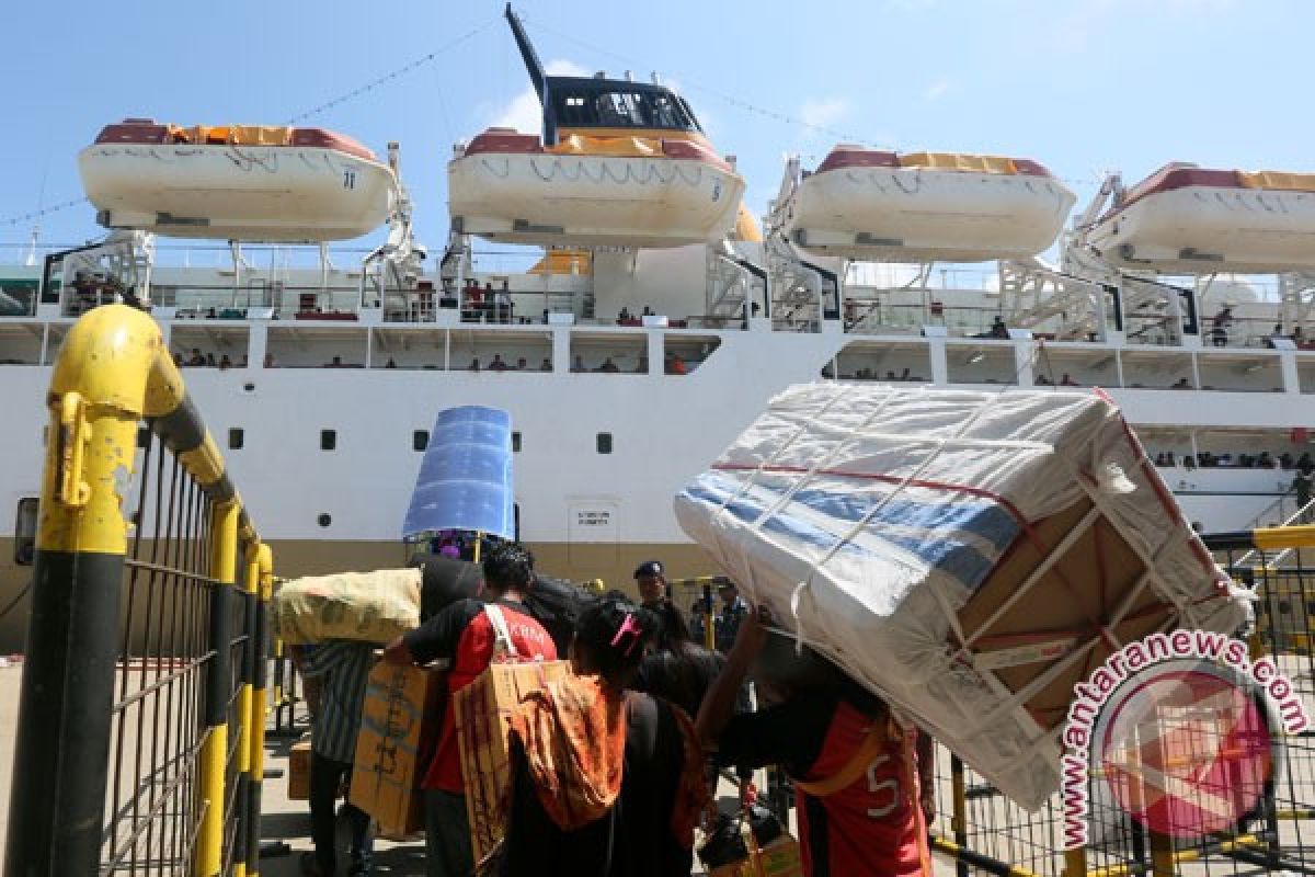 30 ribu pemudik berangkat dari Pelabuhan  Semayang