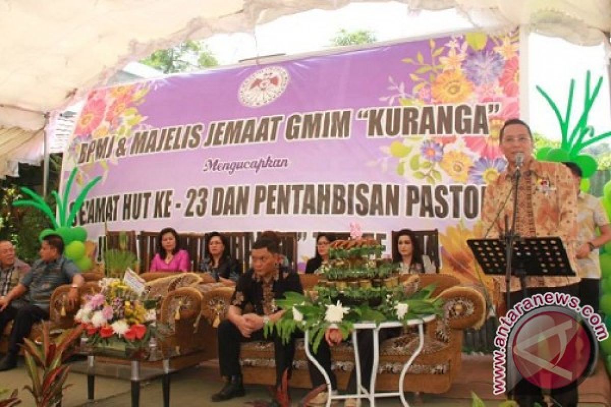  Eman Hadiri HUT-Pentahbisan Pastori GMIM Kuranga