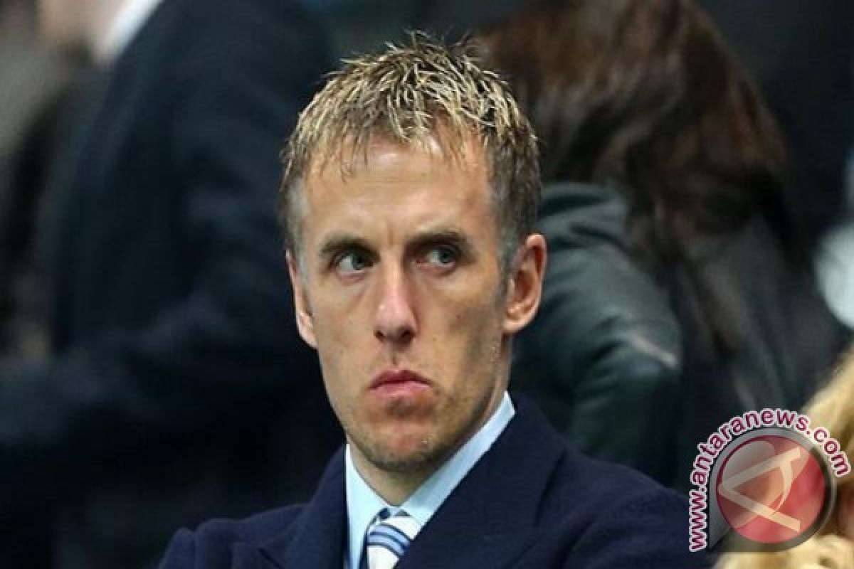 Phil Neville jadi asisten pelatih di Valencia