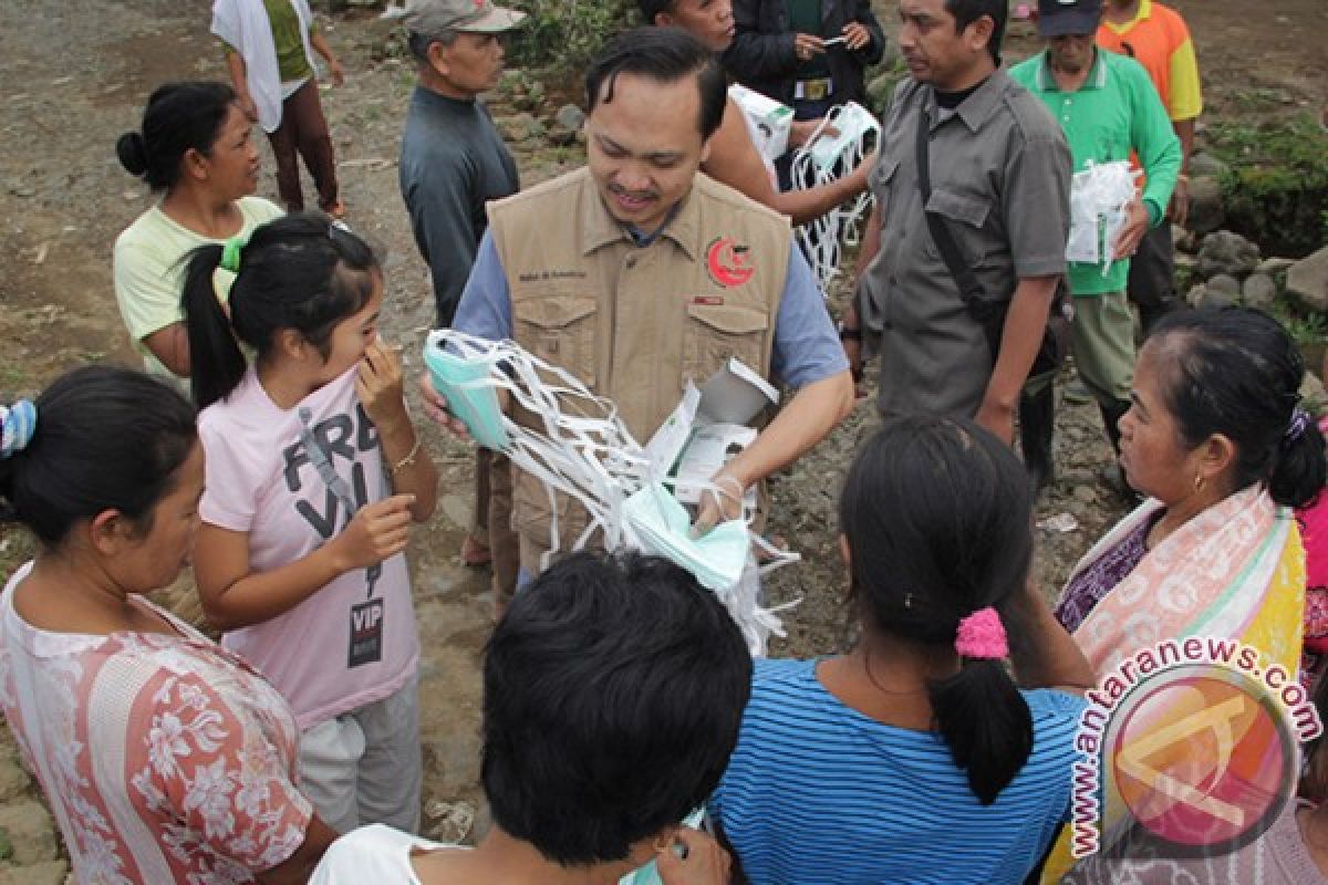 Sejumlah Kecamatan di Banyuwangi Diguyur Hujan Abu Raung