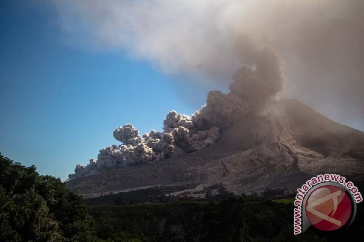 Gunung Sinabung meletus lagi