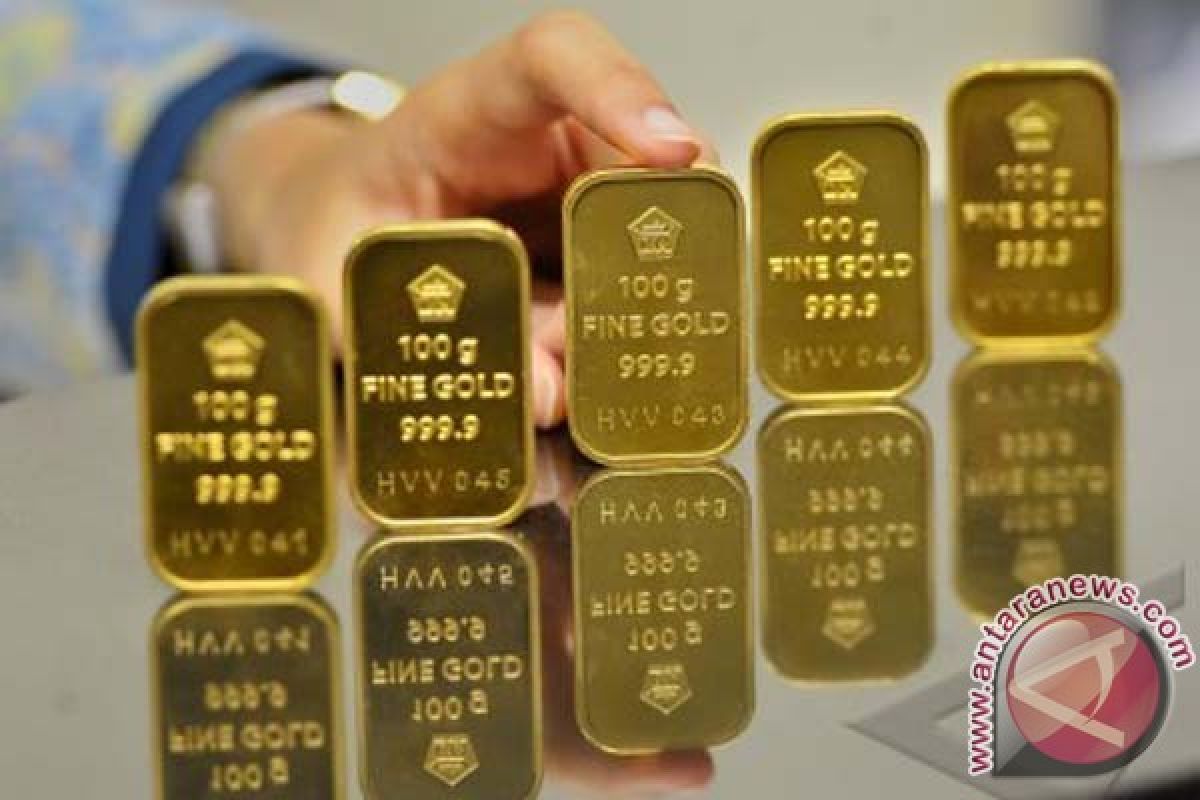 Harga Emas Turun Karena Dolar AS Menguat