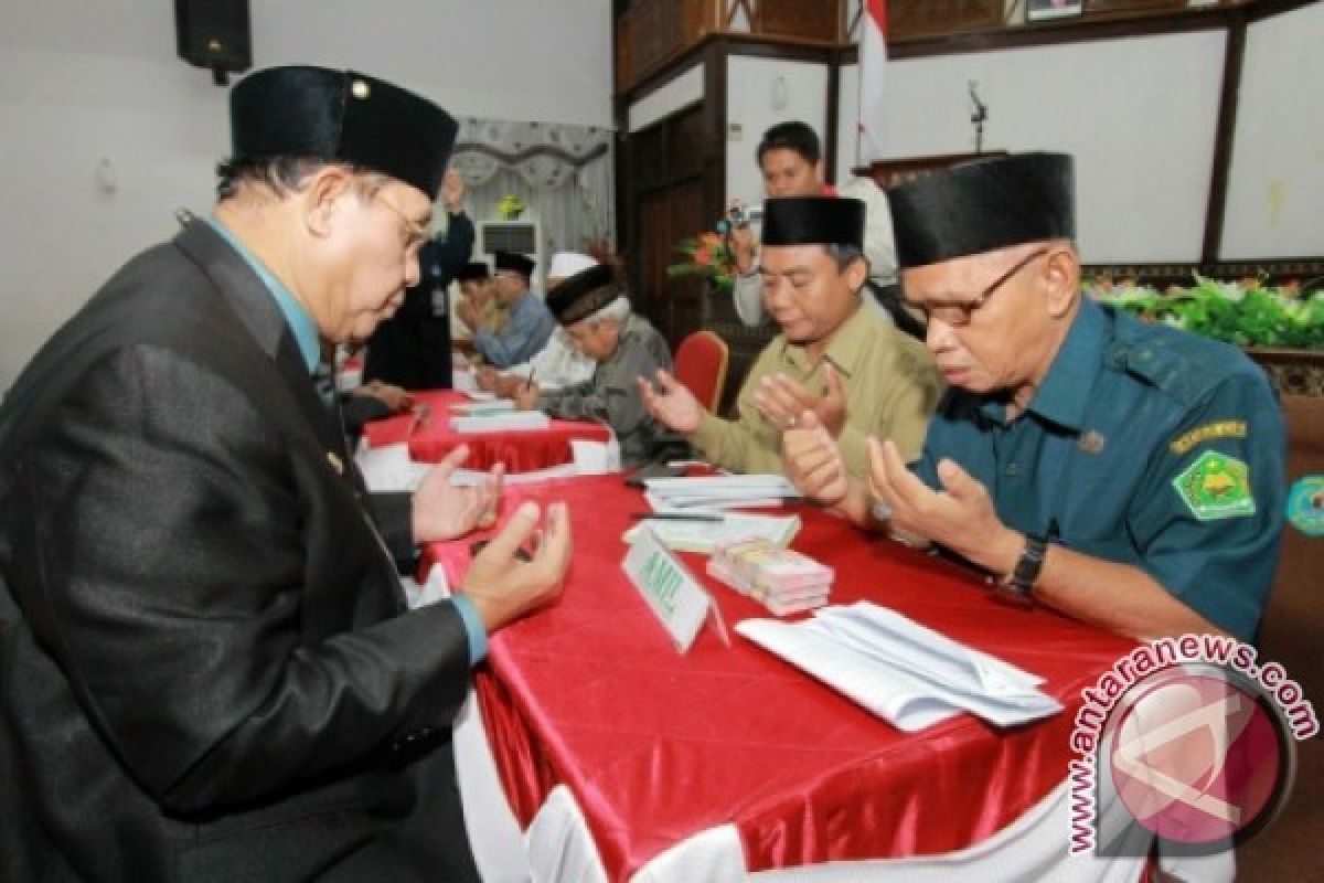 Pejabat Bontang Bayar Zakat Melalui Baznas