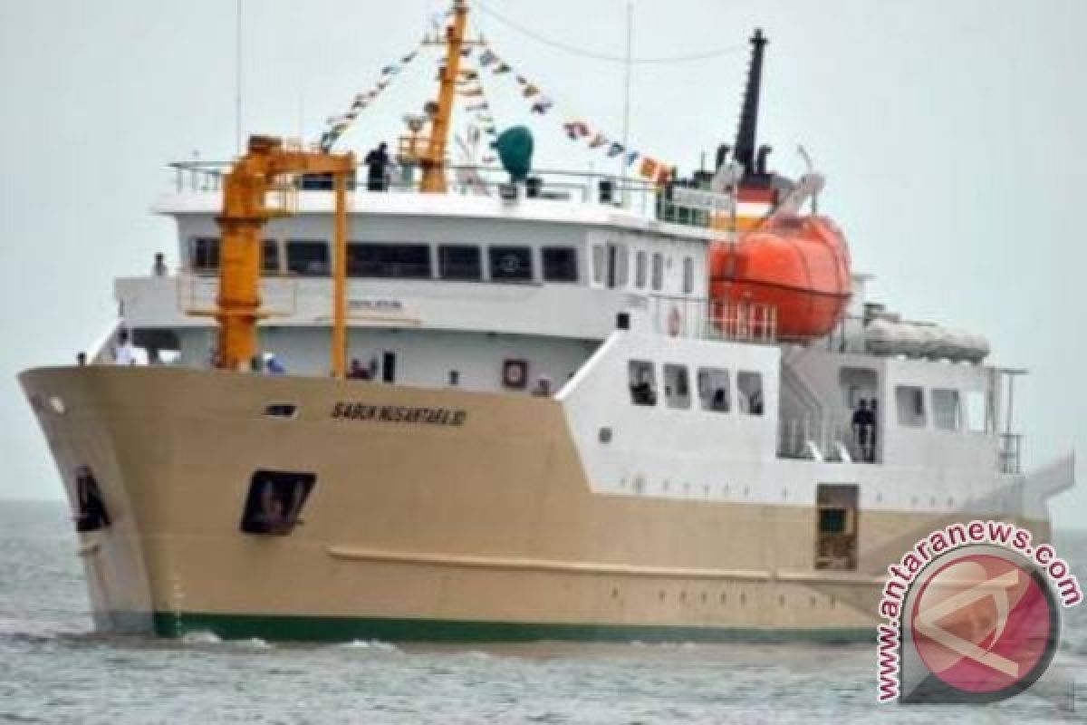 Dua penumpang KM Sabuk Nusantara melompat ke laut
