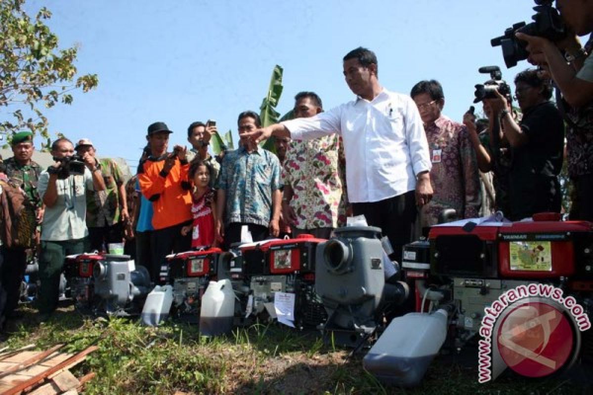 Bojonegoro Terima Bantuan 100 Pompa Air