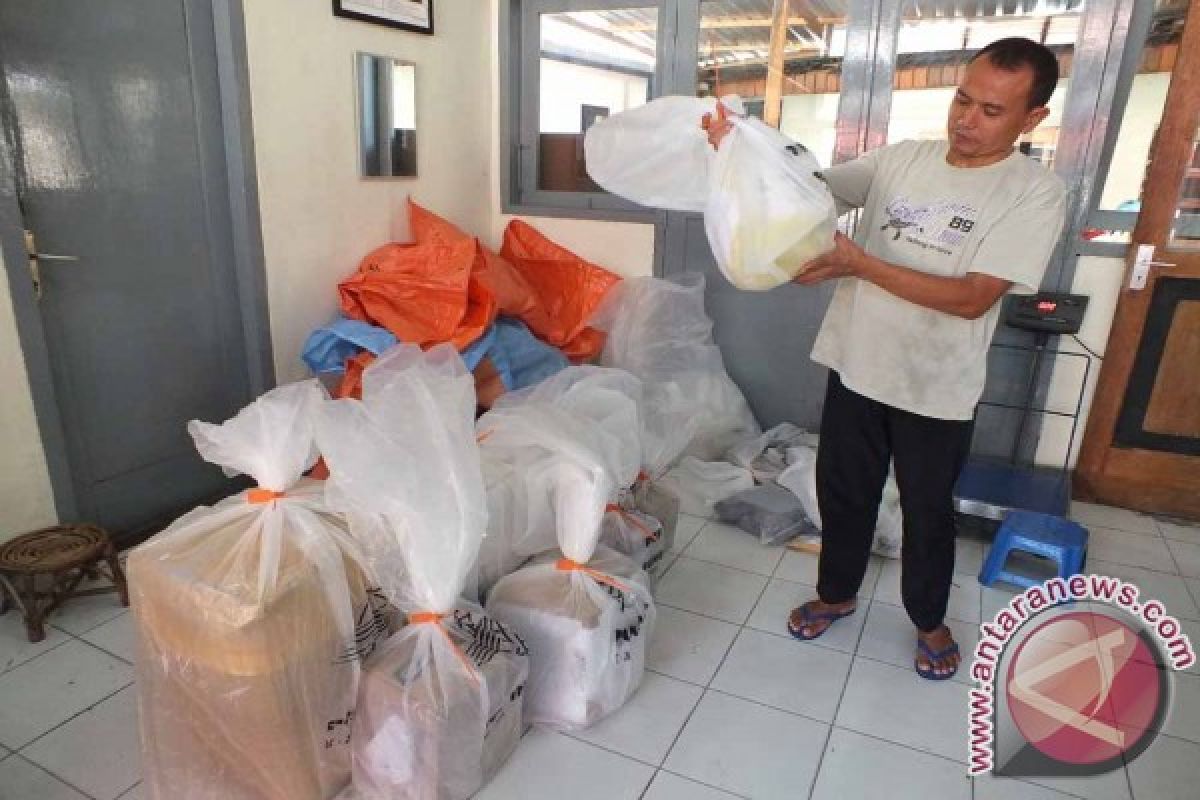 Pengiriman Paket TKI Lewat Pos Jember Meningkat Jelang Lebaran