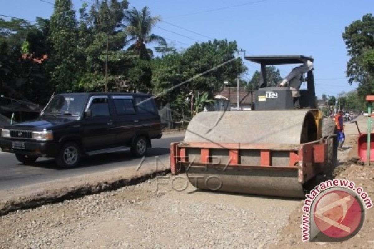 Pemerintah alokasikan Rp163 miliar perbaikan jalan nasional ruas Surian-Kerinci