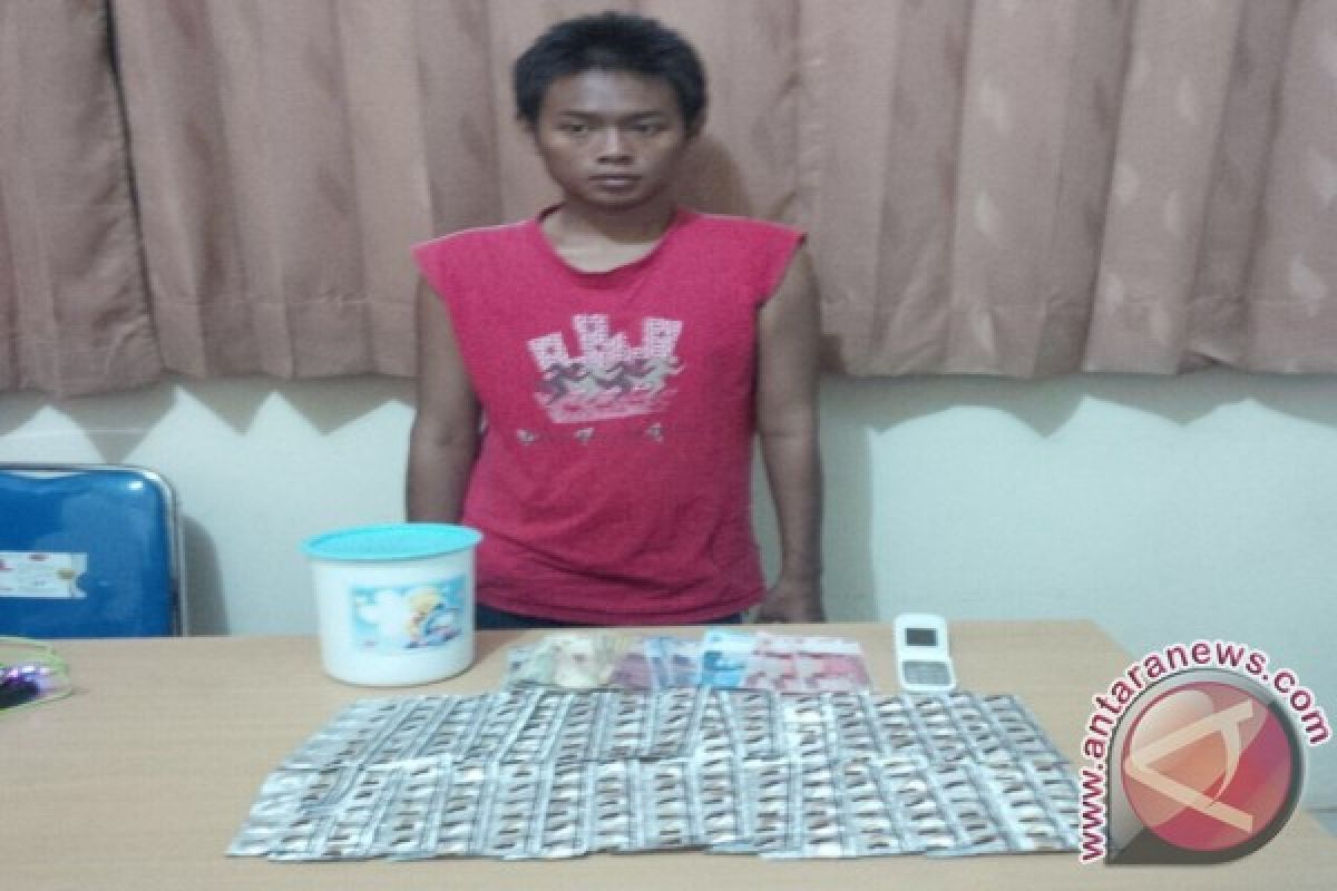 Polsek Satui Tangkap Penjual Obat  Ilegal 