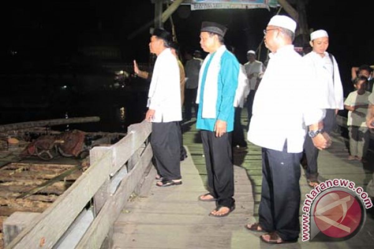 Gubernur Tinjau Pembangunan Jembatan Andi Tajang