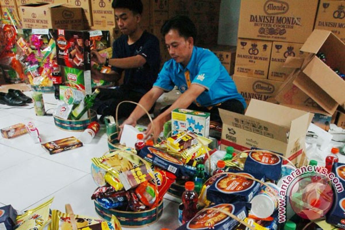 Penjualan parsel meningkat di Padang