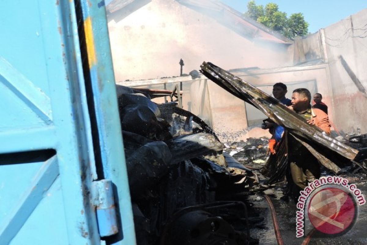 Rudis Dan Gudang Dinas Pu Gorontalo Terbakar