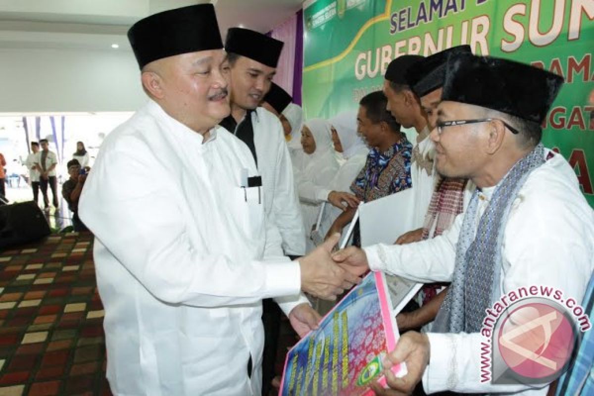 Gubernur: Idul Fitri ajang hilangkan rasa sombong 