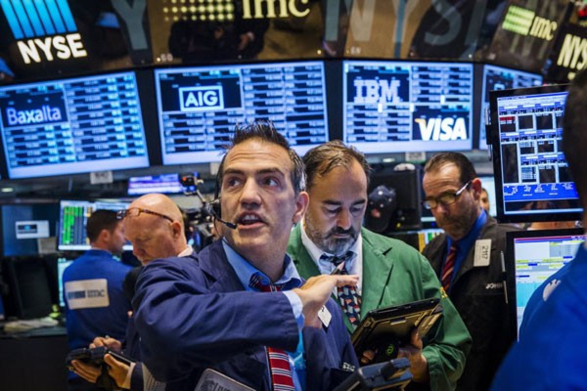 Wall Street akhiri sesi berfluktuasi dengan bervariasii