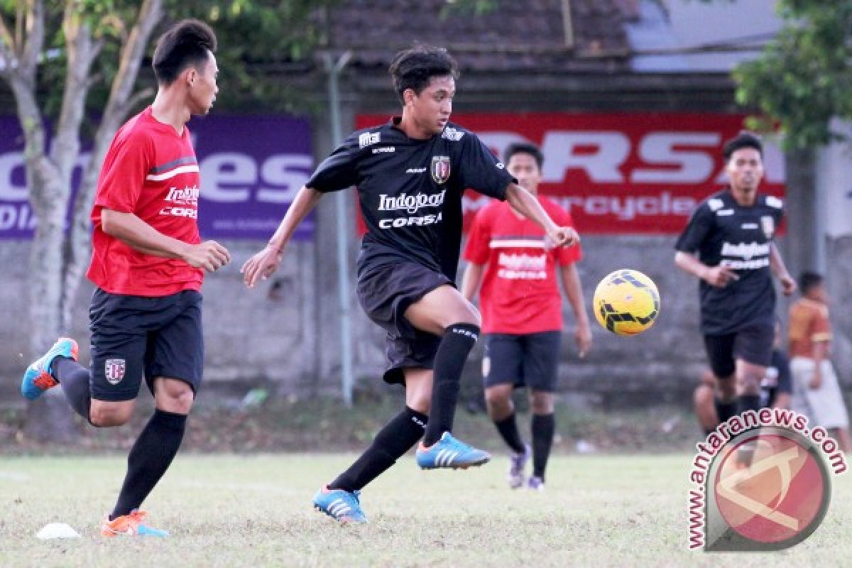 Sepak Bola - Bup U-21 Siap Hadapi Kesebelasan Porprov Denpasar