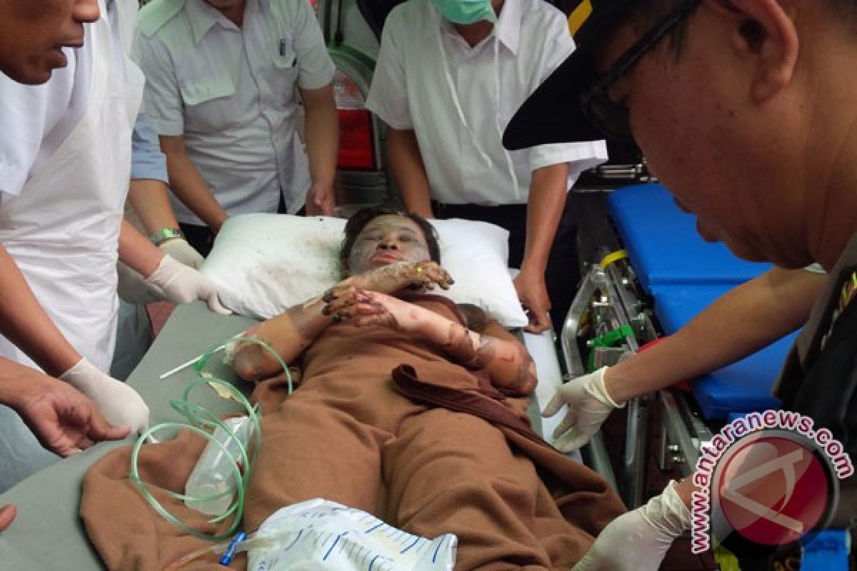 Polda Kerahkan Ambulans Evakuasi Korban Kebakaran Bekasi 