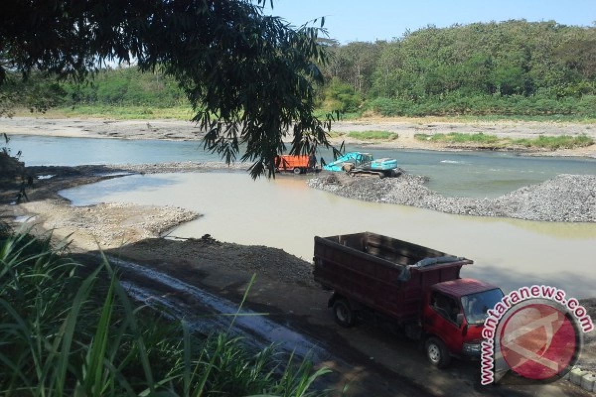 Tambang pasir Merapi berdampak buruk perilaku penambang 