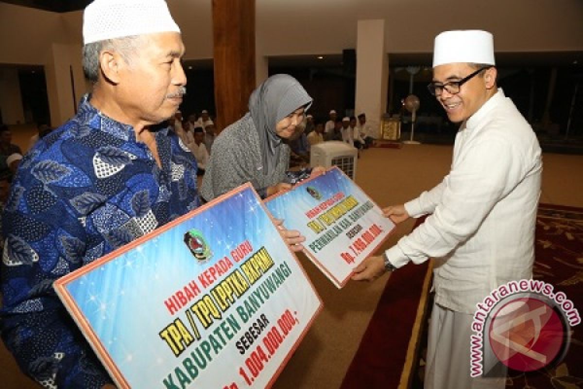 Pemkab Banyuwangi Bantu Guru Ngaji Rp8,5 Miliar