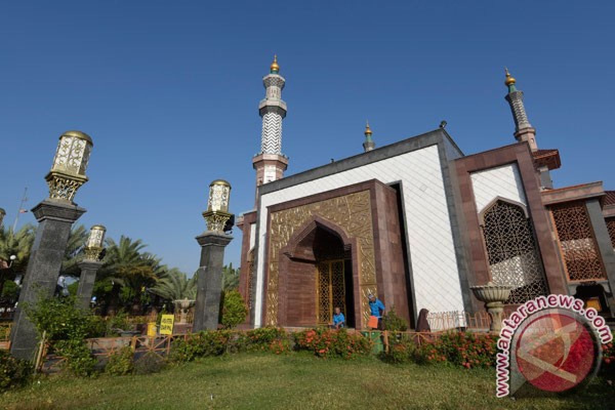 Masjid Iqro sediakan fasilitas kolam ikan terapi