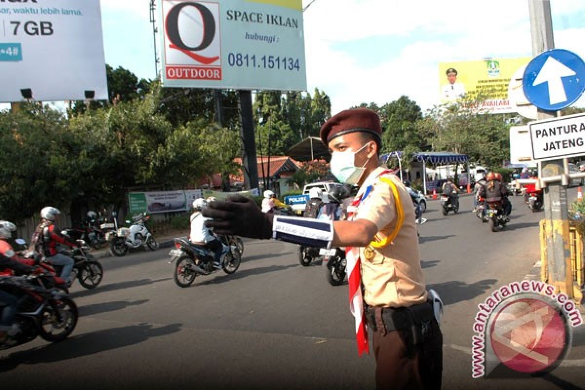 Polisi sosialisasi keselamatan berlalu lintas di sekolah