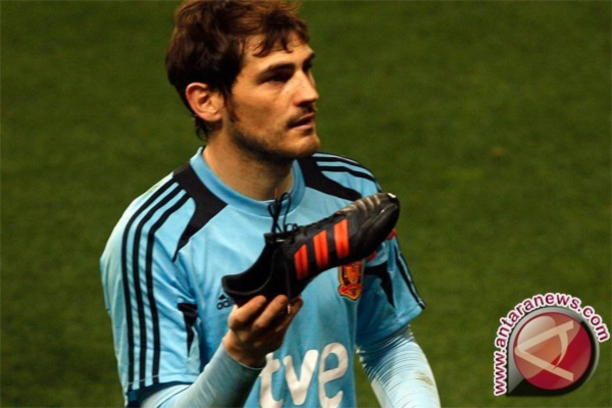 Florentino Perez Tegaskan Madrid Tidak Pernah Usir Iker Casillas