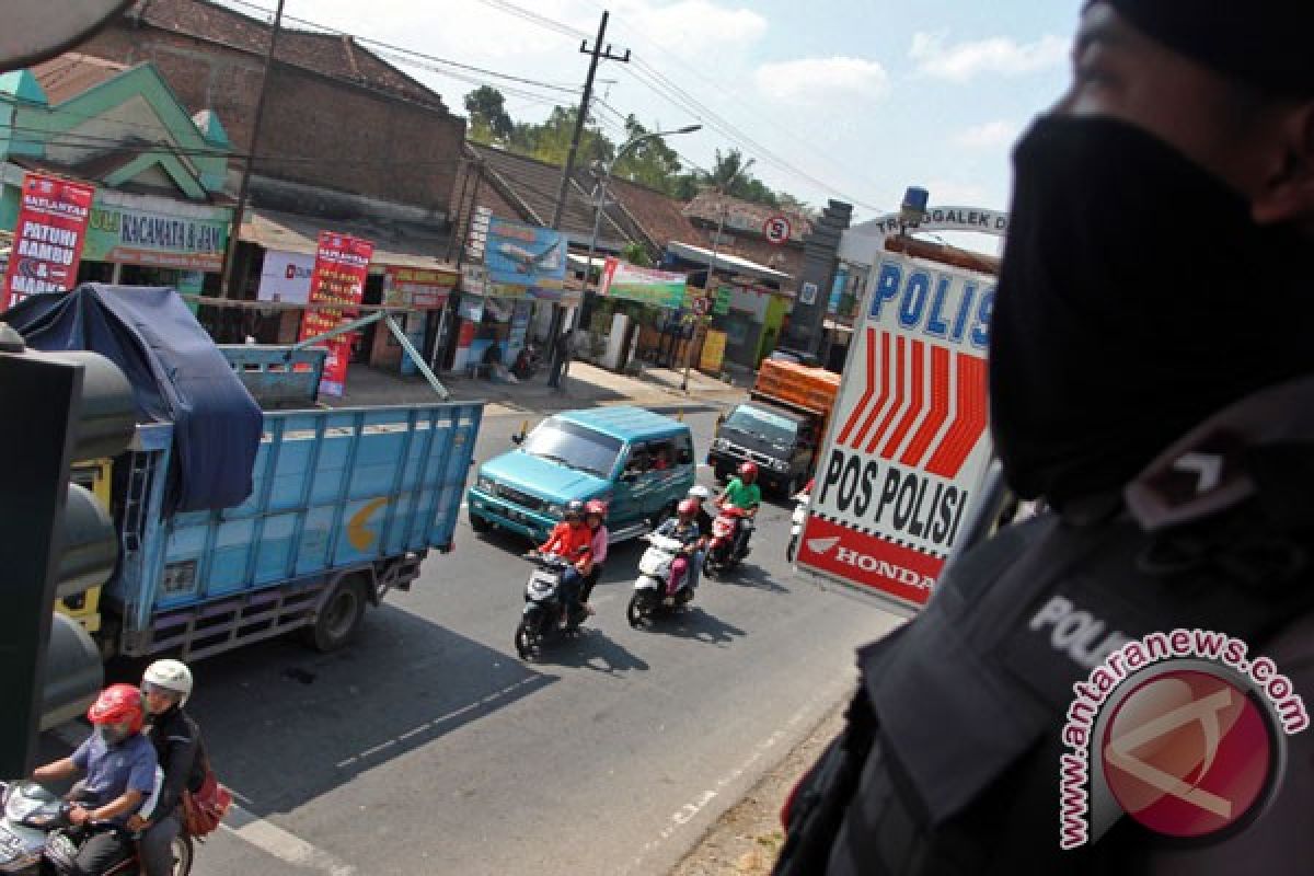 Pemudik kendaraan roda empat padati jalinsum Lampung