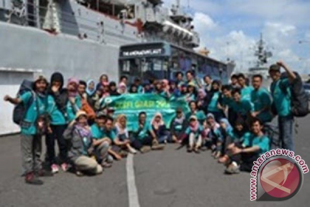 KRI Bawa Mahasiswa IPB untuk Penelitian di TN Lorelindu