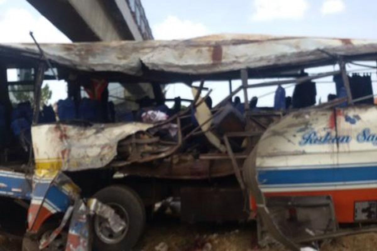 11 tewas akibat kecelakaan Bus Rukun Sayur di Tol Palikanci