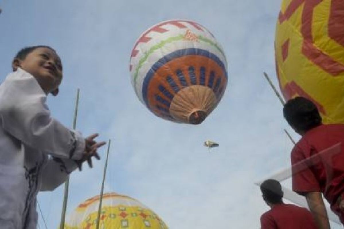 Notam Versus Tradisi Balon Udara